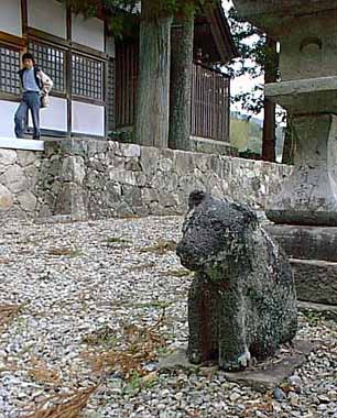 西上田神社熊狛犬