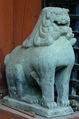 弘前八幡宮の越前禿型狛犬